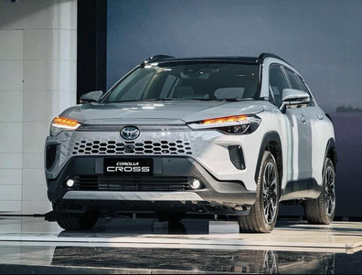 New Toyota Corolla Cross 1.8HV