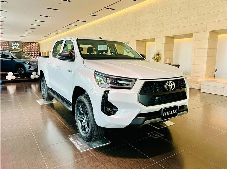 Toyota Hilux 2.4L 4x2 AT