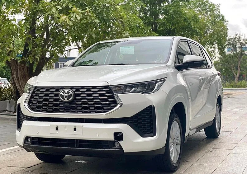 Toyota Innova Cross 2.0V