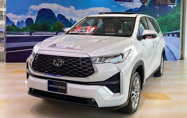 Toyota Innova Cross HEV