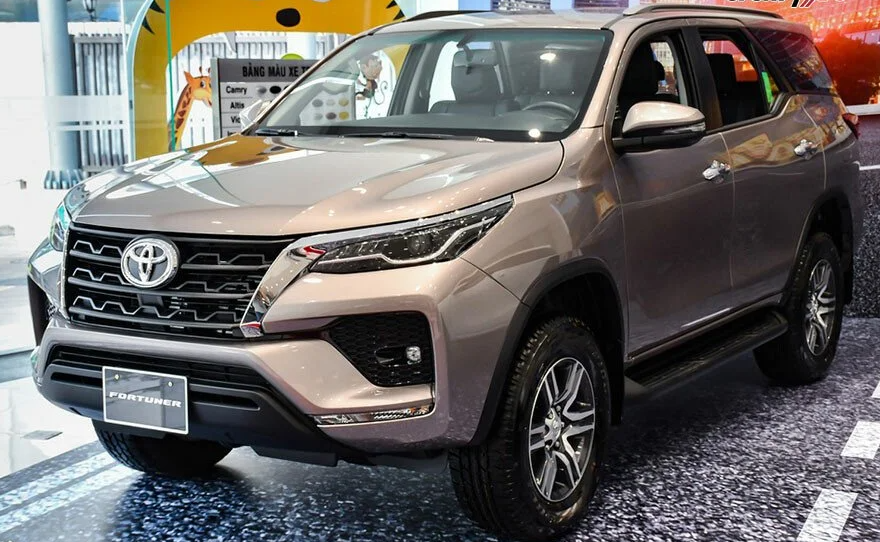 Toyota Fortuner 2.4AT 4x2